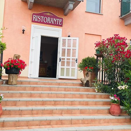 Hotel Ristorante Borgovecchio Montegrosso dʼAsti Exterior foto